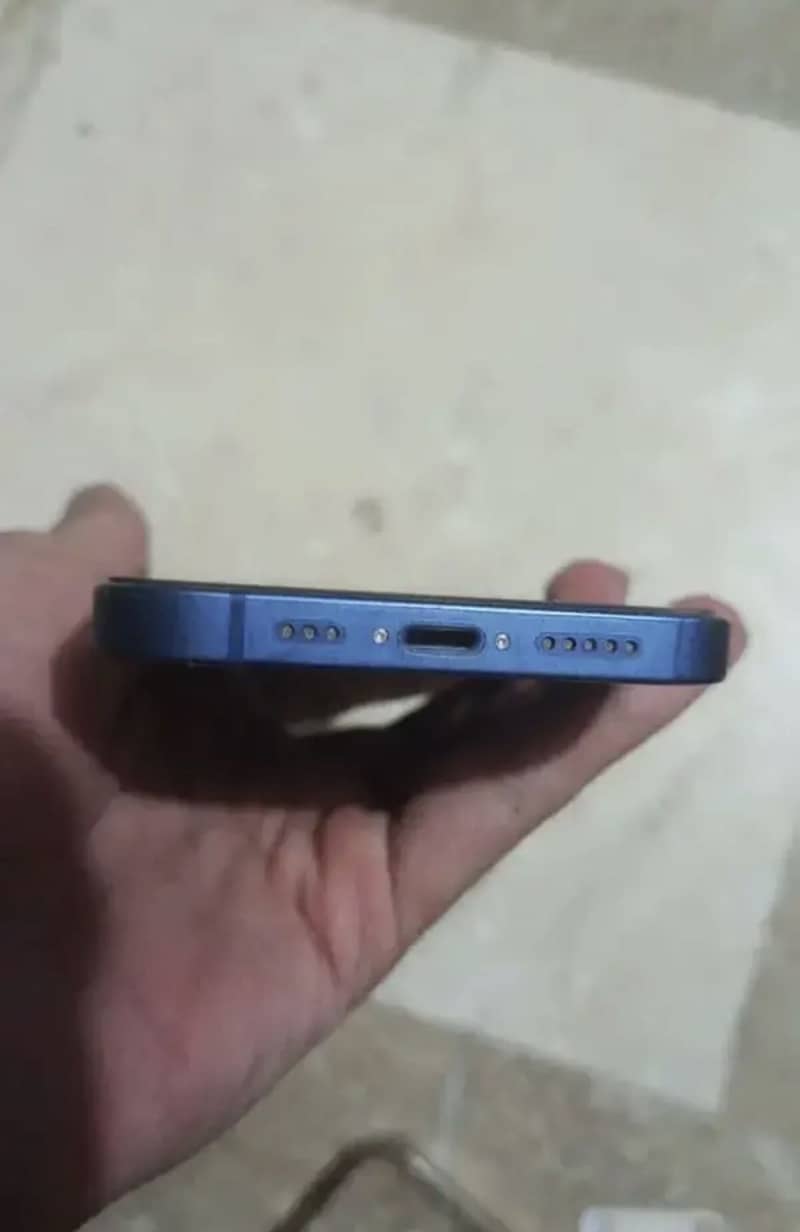 Apple iPhone 13 2