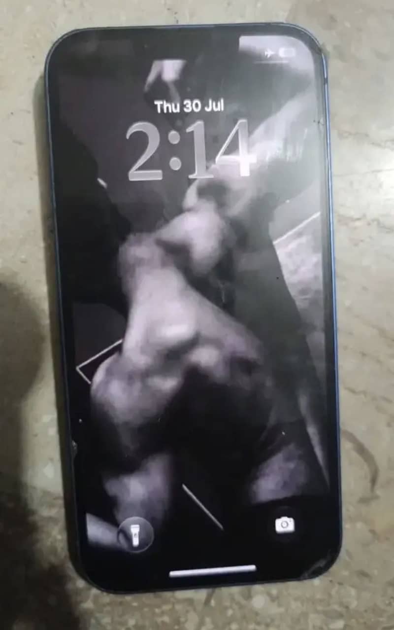 Apple iPhone 13 4