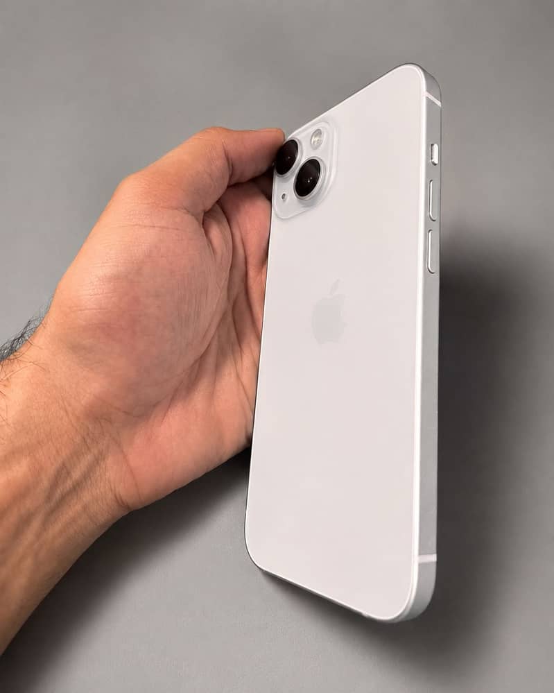 Apple iPhone 15 4
