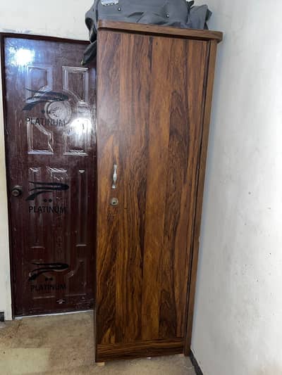 Single almirah with drawer