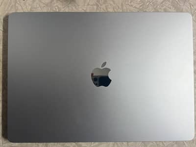MacBook Air M5 air 15 inches 512 gb 100% battery health box