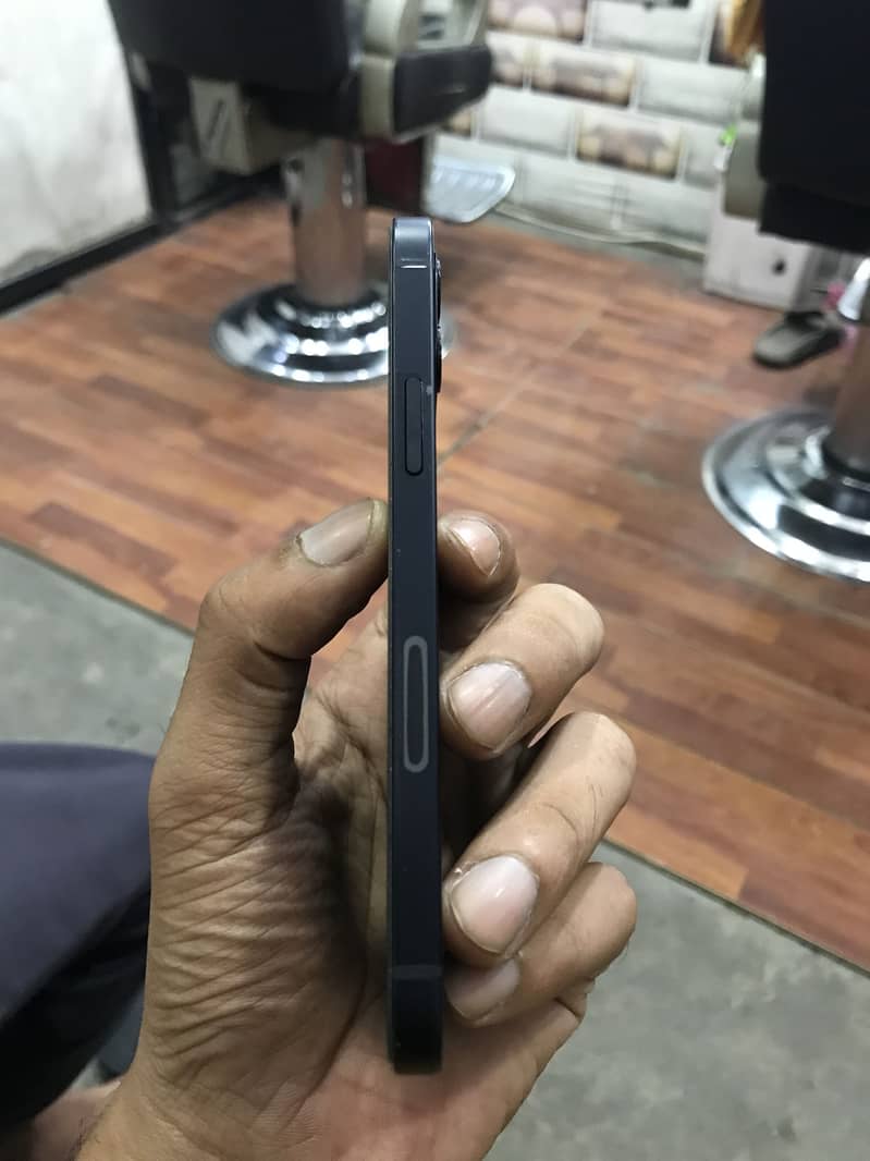 Iphone 12 4