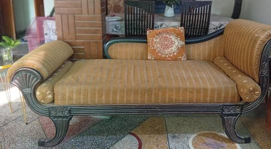 6 month used dewaan