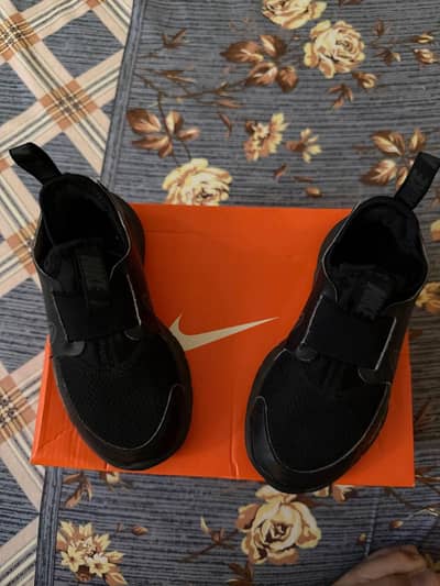 Nike School Shoes – Full Black  (Unisex) Brand: Nike