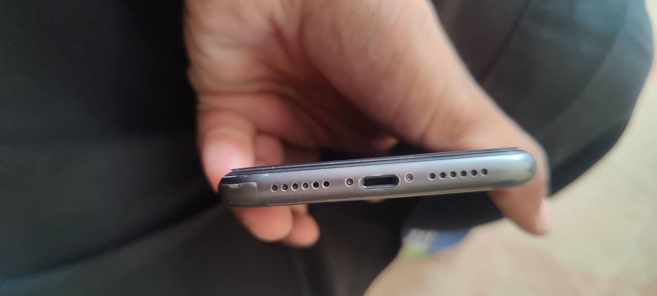 Apple iPhone 11 3