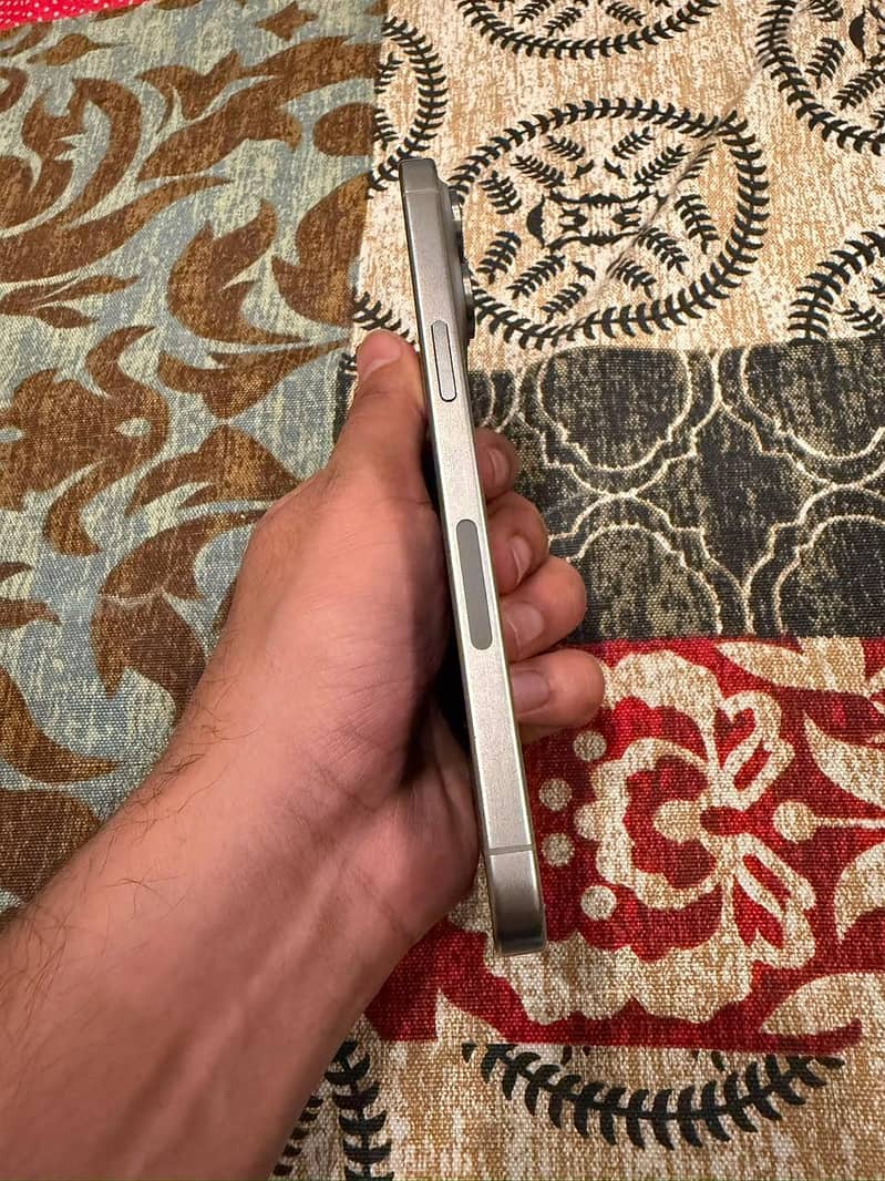 Apple iPhone 15 Pro Max 5