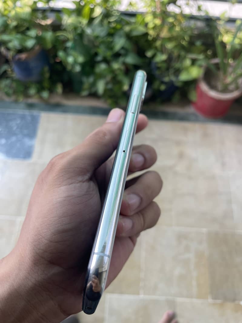 Apple iPhone X 2
