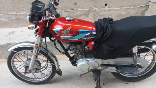 honda CG 125 use only 2000km end off December 2023 call 03212099329
