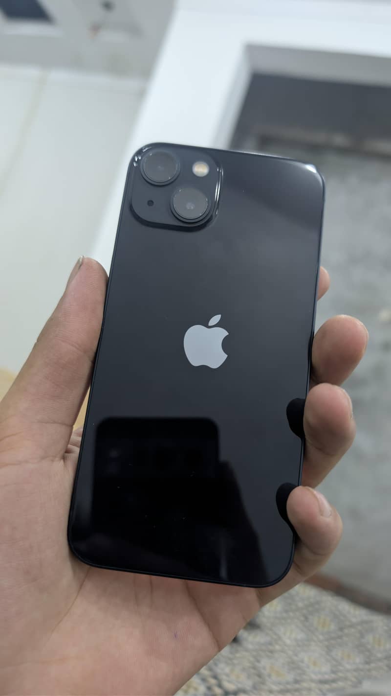 Apple iPhone 13 0