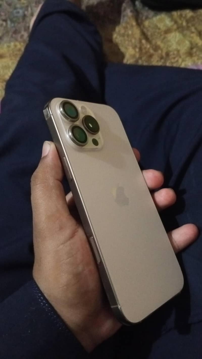 Apple iPhone 16 Pro Max 3