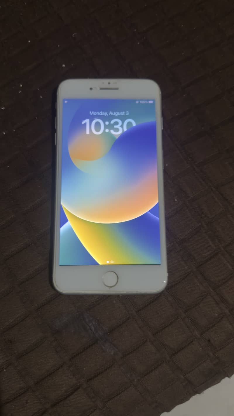 Apple iPhone 8 Plus 0