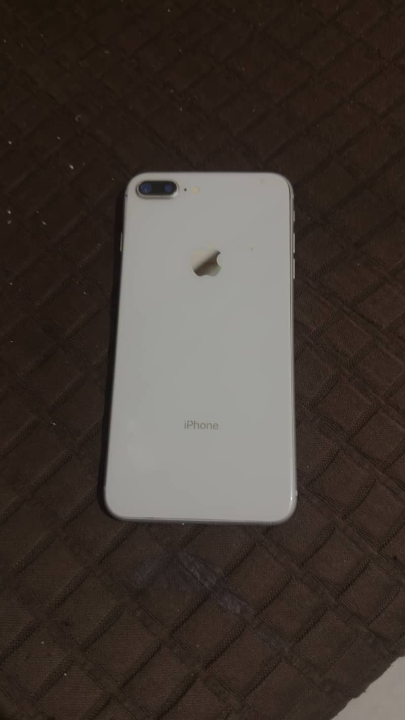 Apple iPhone 8 Plus 1