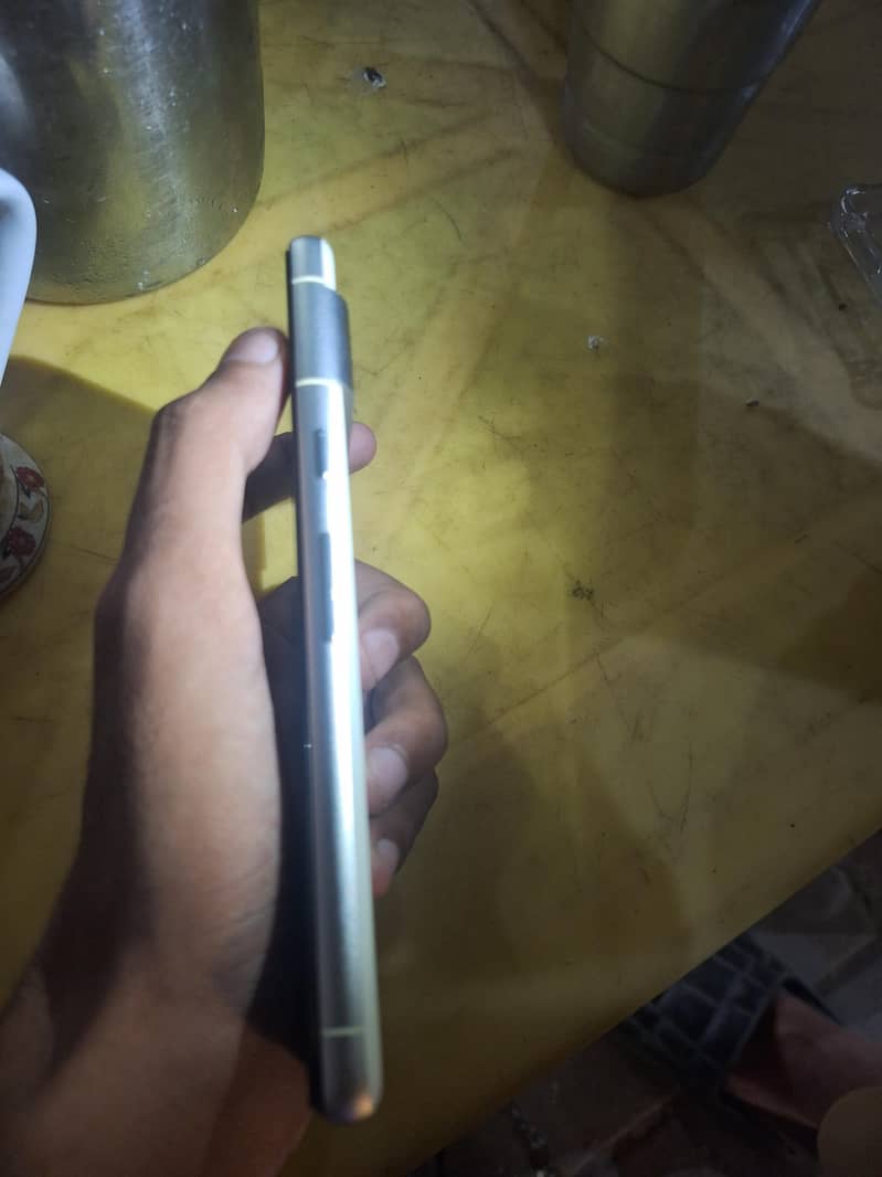 Google Pixel 7 4