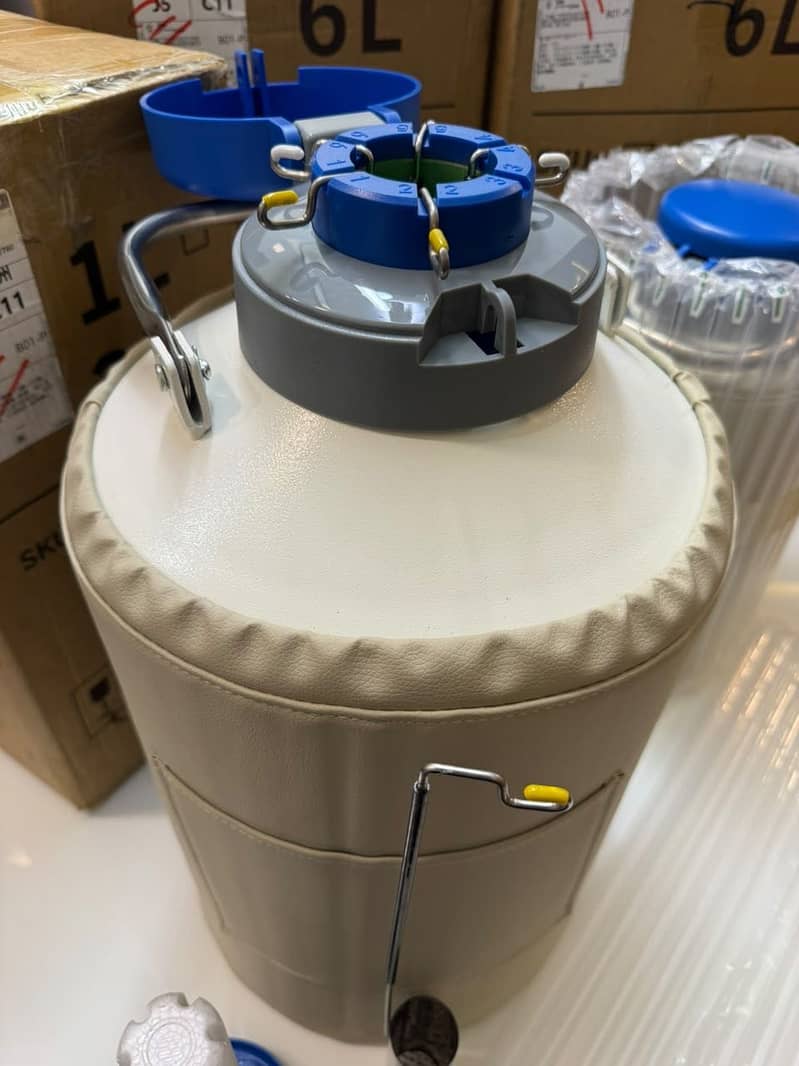 Liquid Nitrogen Container 0