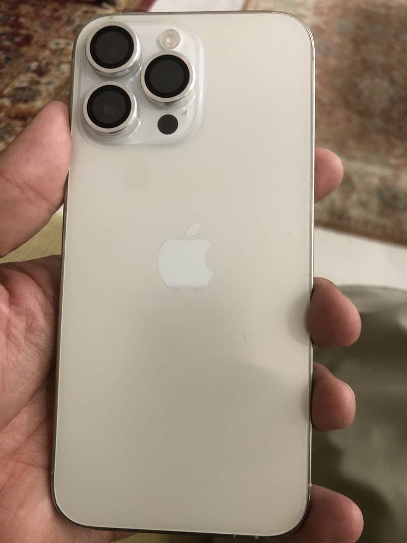 Apple iPhone 14 Pro Max & 16 Pro Max 1