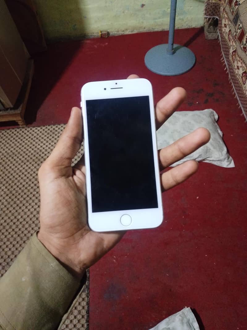 Apple iPhone 7 1