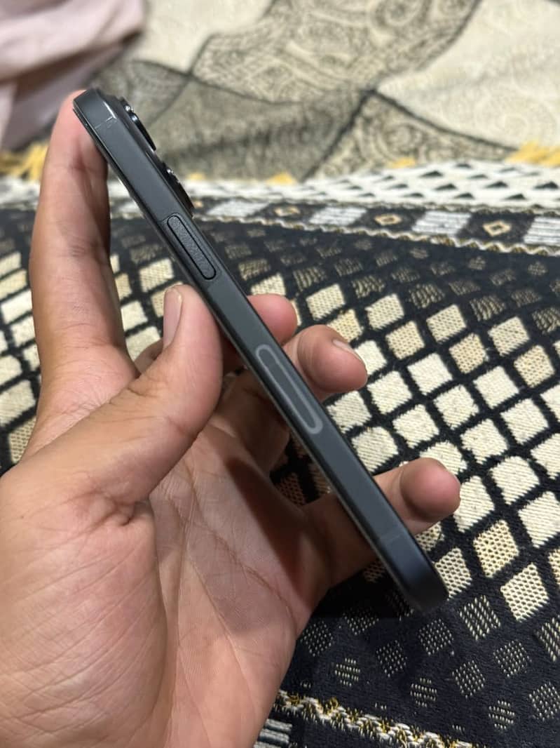 Apple iPhone 15 jv 4