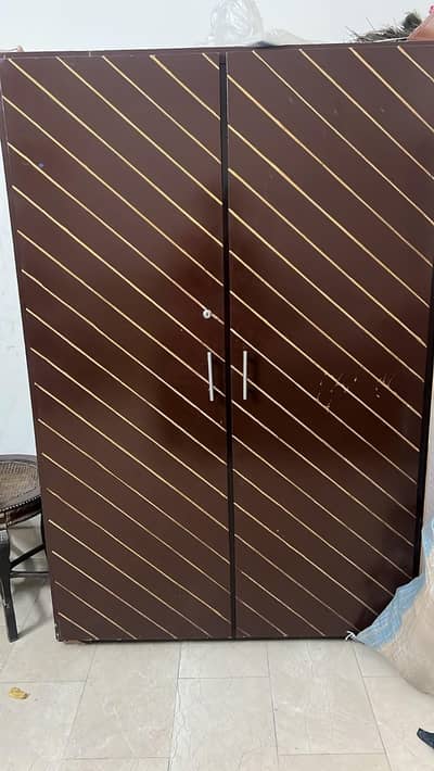 an almirah for sale 20000 thousand only weight 60kg above heavy