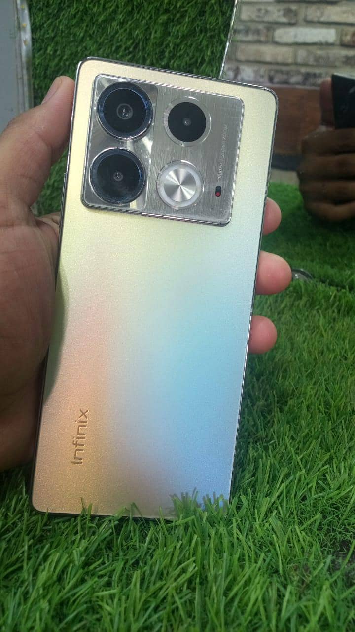 Infinix Note 40 0