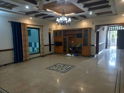 27 marla neat and clean Upper Portion in Architect engineers Society near SHAUKAT KHANUM HOSPITAL PRIME LOCATION