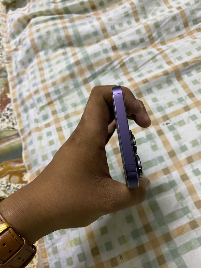 Apple iPhone 14 Pro Max 1