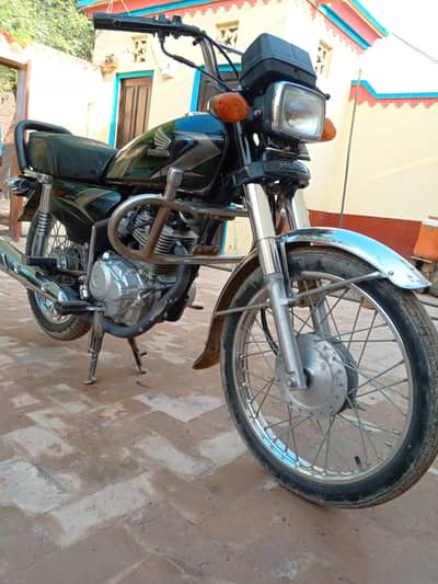 165000 only Honda CG 125 New condition