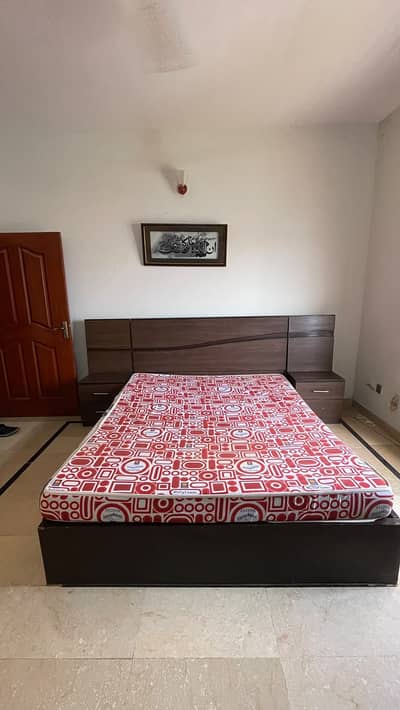 Wooden Double Bed with Dressing Table & Chairs Matching Set – Used