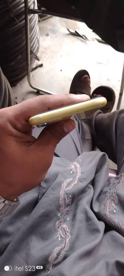 Apple iPhone 11