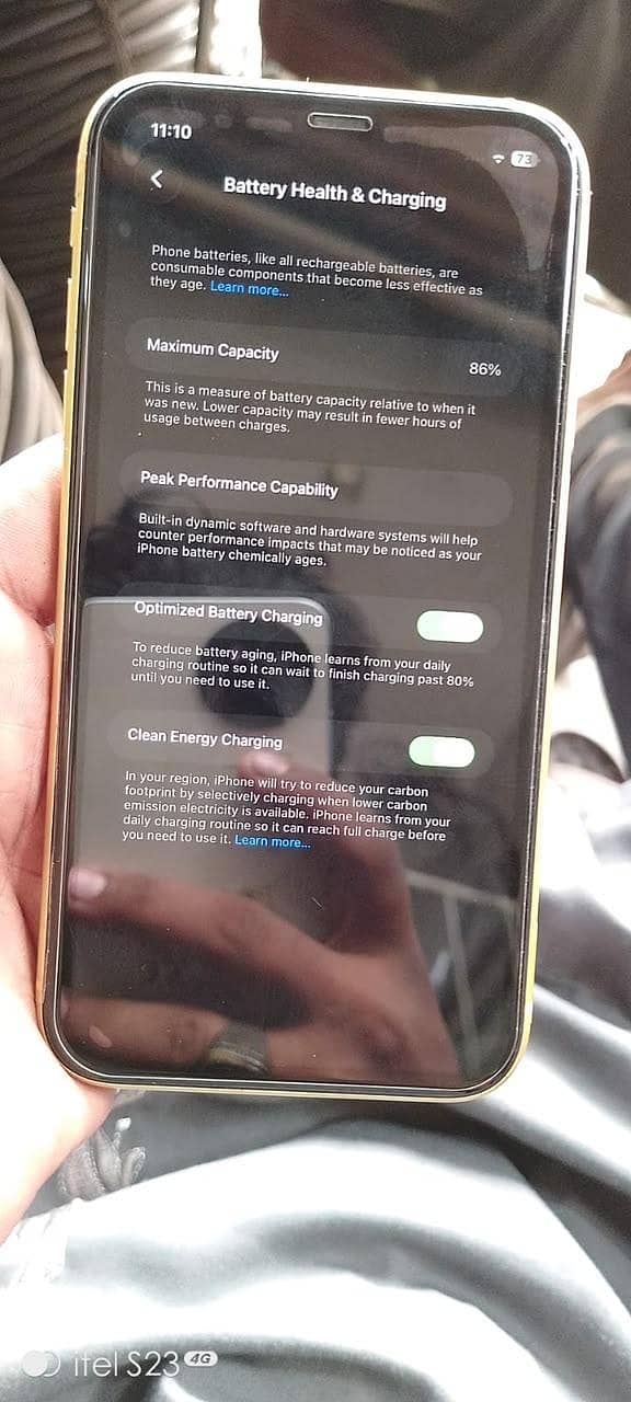 Apple iPhone 11 4