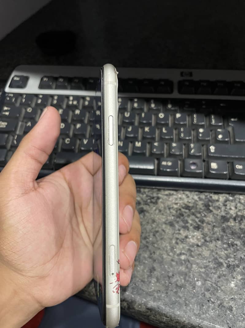Apple iPhone 11 5