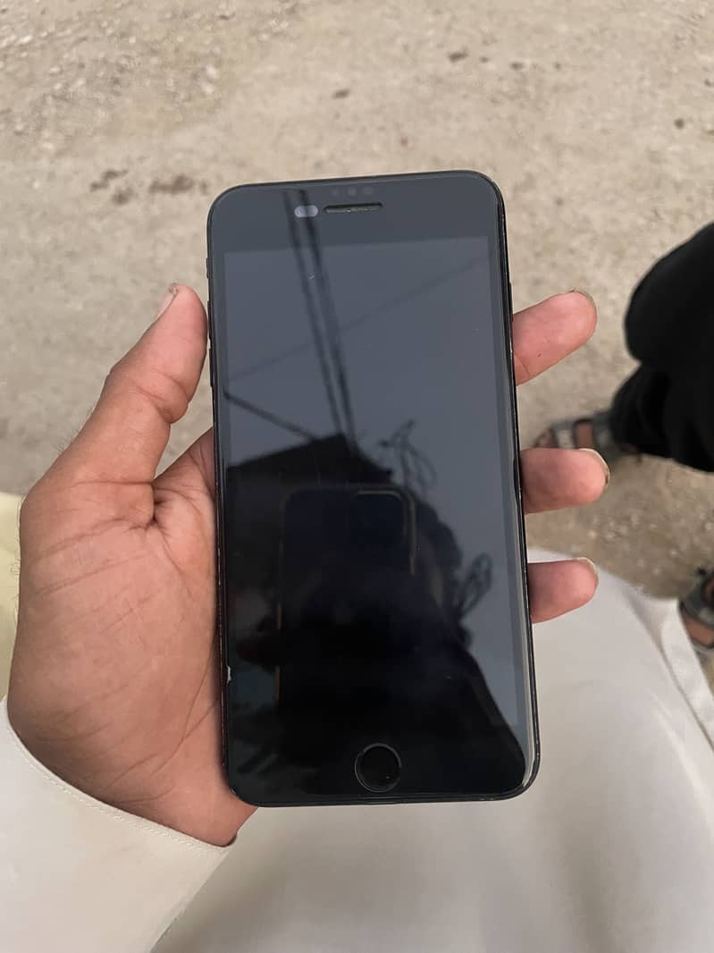 Apple iPhone 7 Plus 5