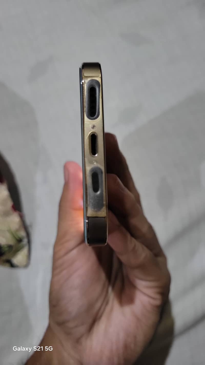 Apple iPhone 13 Pro 0