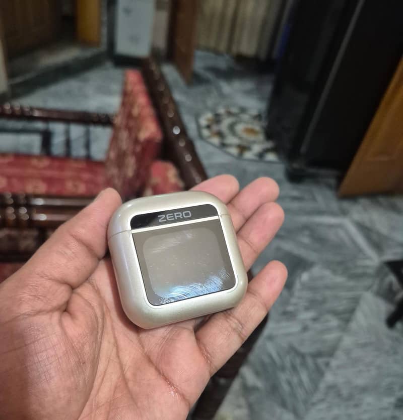 Zero Display earbuds. 2
