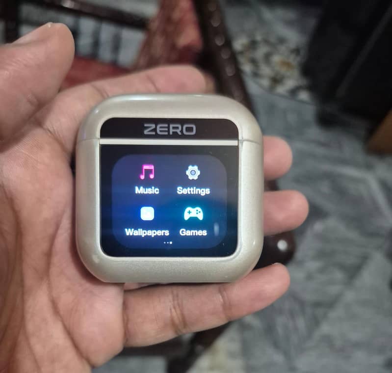 Zero Display earbuds. 4
