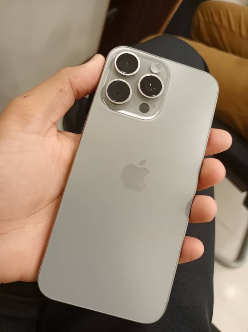 Apple iPhone 15 Pro Max 1