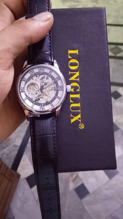 automatic watches and quartz movement watches are available