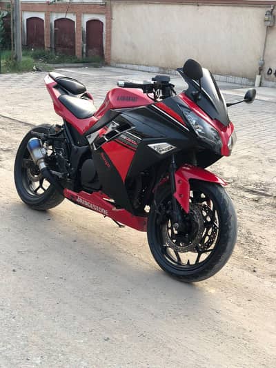 Kawasaki Ninja Dual Cylinder heavy bike