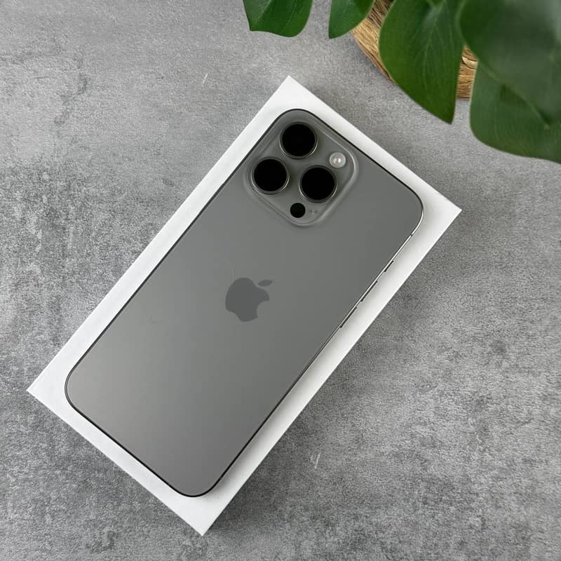 Apple iPhone 15 Pro Max 1