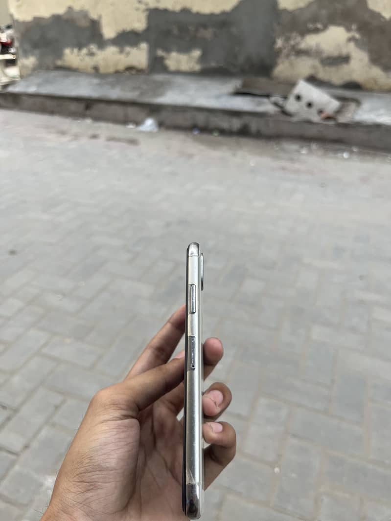 Apple iPhone X 1
