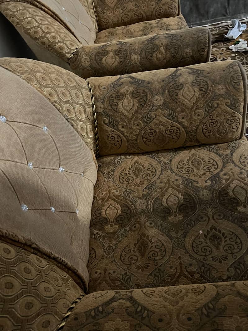 5 seaters sofa 3