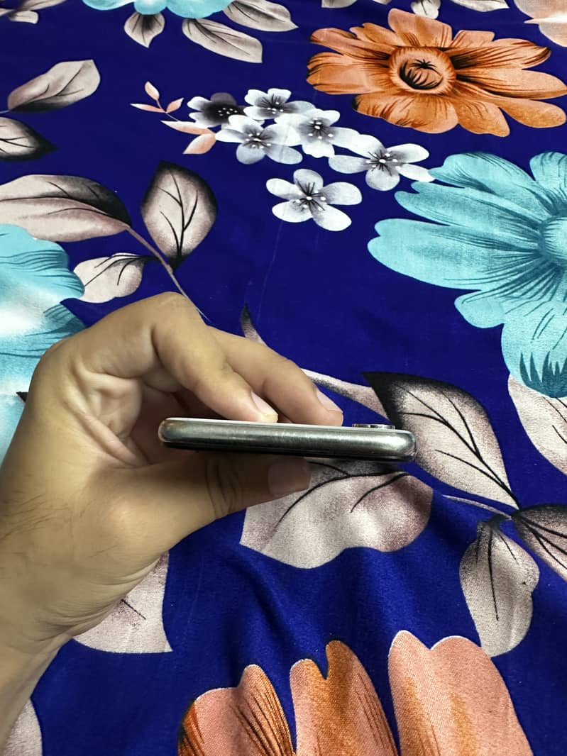 Apple iPhone X 5