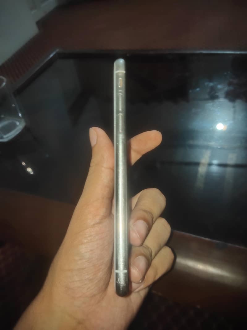 Apple iPhone X 3