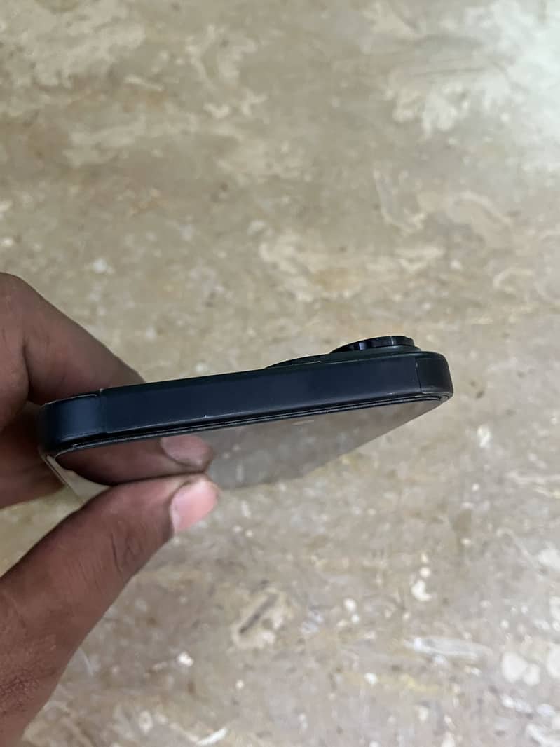 Apple iPhone 15 2
