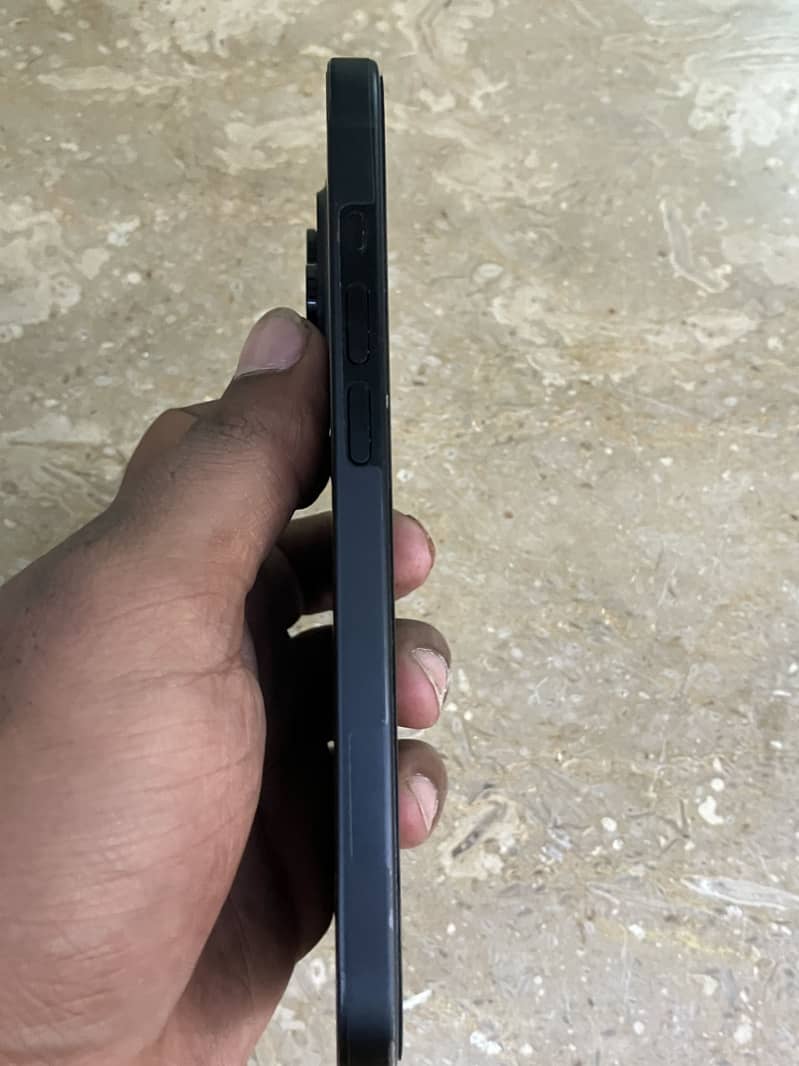 Apple iPhone 15 5