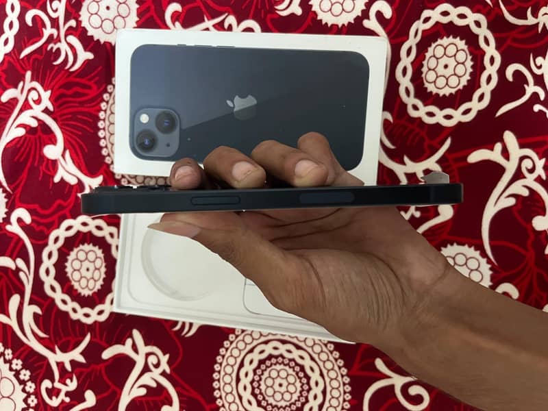 Apple iPhone 13 3
