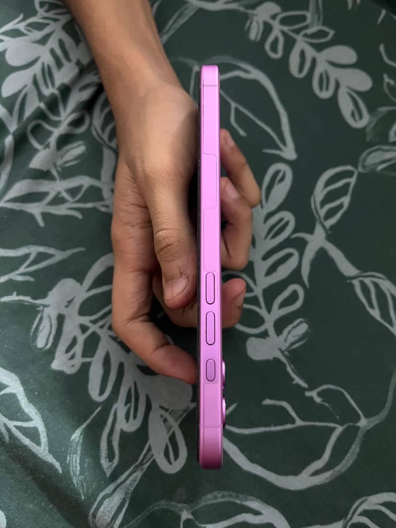 Apple iPhone 16 Plus 6