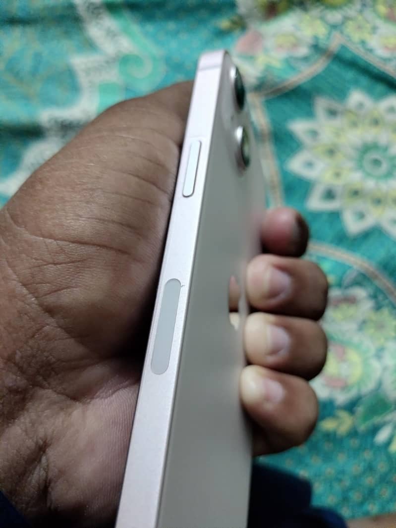 Apple iPhone 13 3