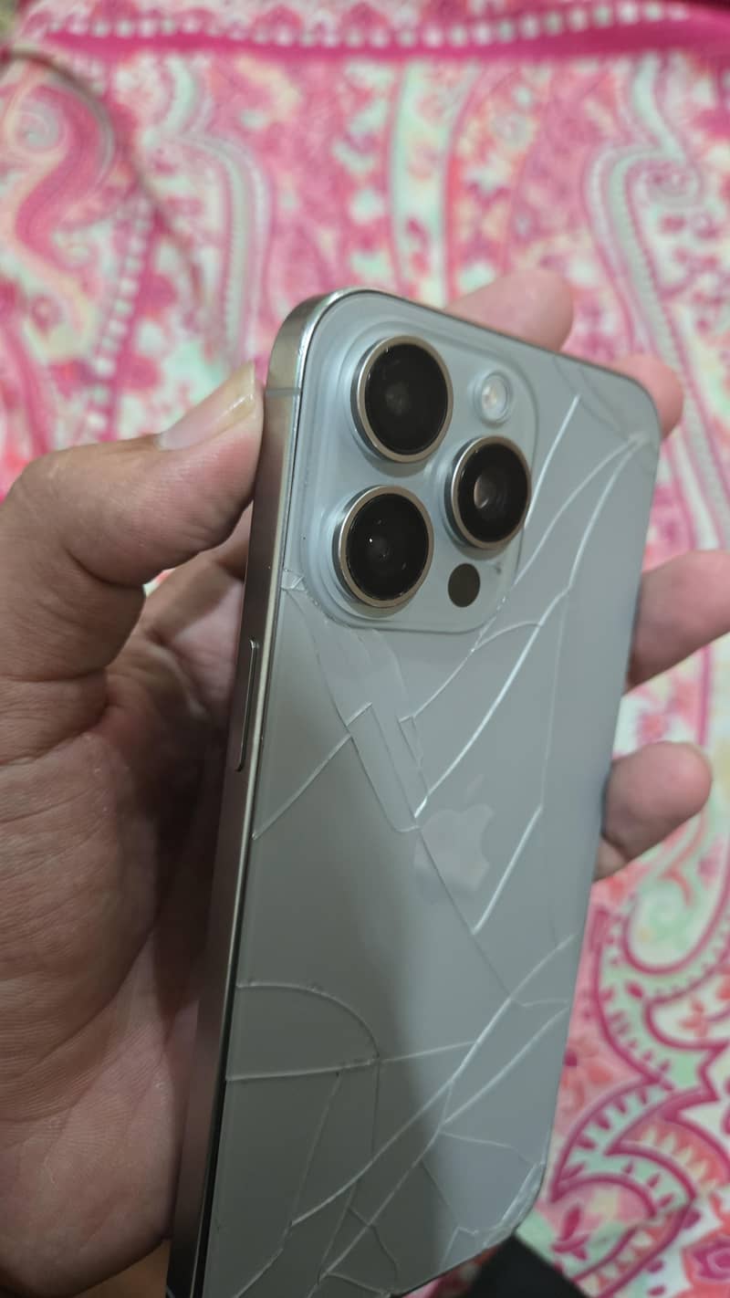 Apple iPhone 15 Pro Max 8