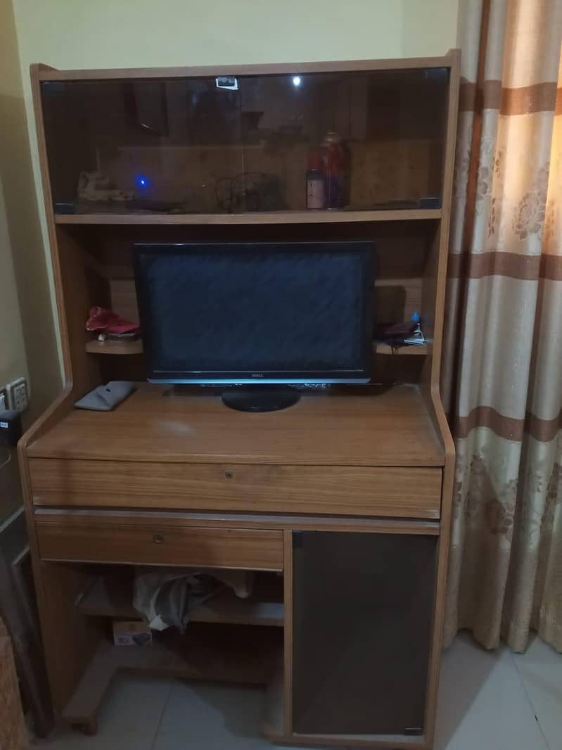 Computer Table 1