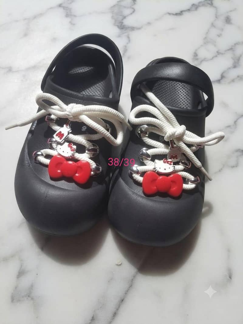 clogs/crocs 4